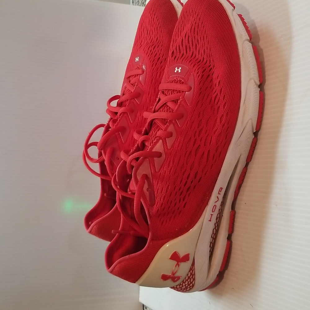 Under armour tennis shoes for mens.
